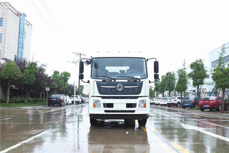 東風(fēng)天龍后八輪20噸噴霧車(chē)，國(guó)六綠化噴灑車(chē)