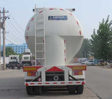 程力威牌CLW9405GFL型低密度粉粒物料運(yùn)輸半掛車